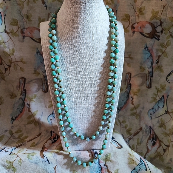 Unsigned Jewelry - Green Mottled Long Single Strand Plastic Beaded Necklace Vintage Jade Color EUC